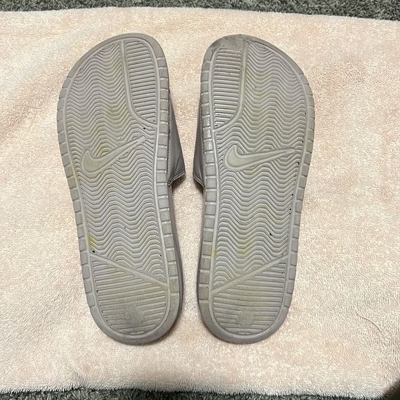 Nike slides - Picture 2 of 2